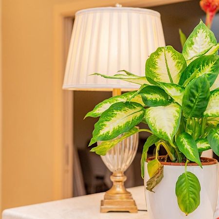 Hotel Regina Elena Олбия Екстериор снимка