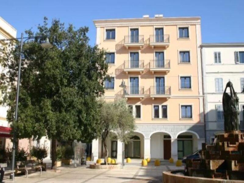 Hotel Regina Elena Олбия Екстериор снимка