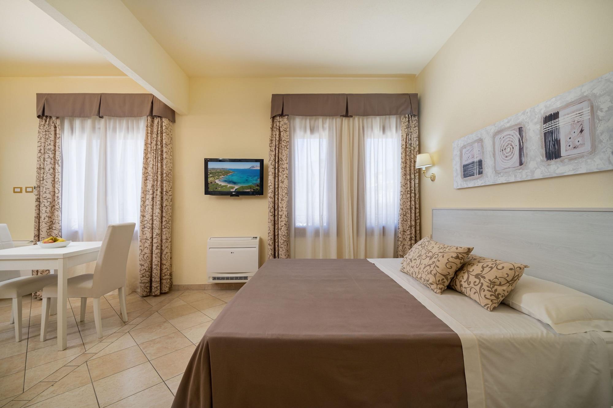 Hotel Regina Elena Олбия Екстериор снимка