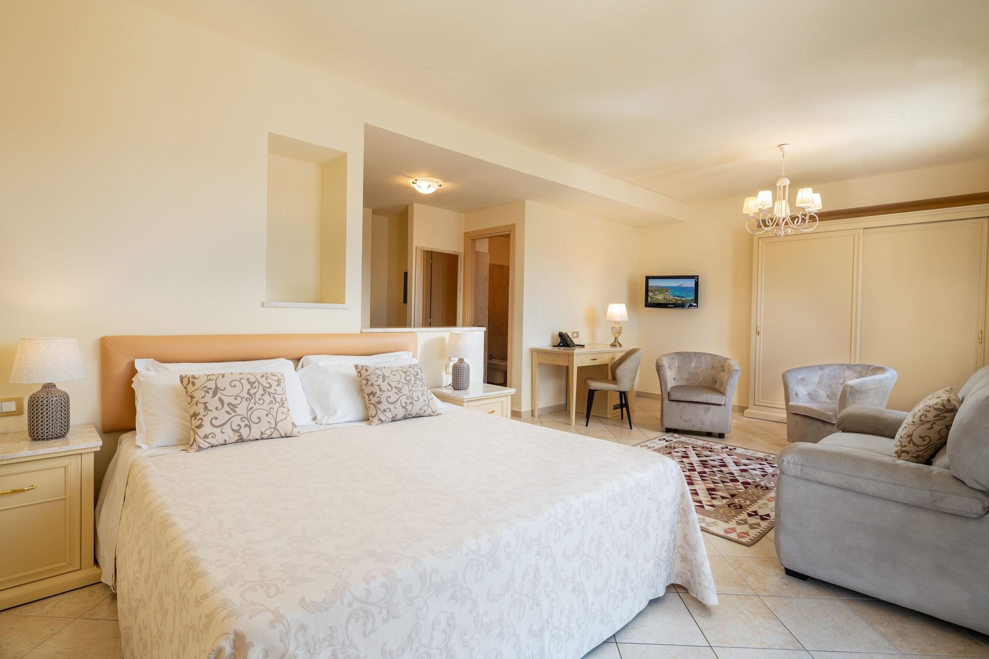 Hotel Regina Elena Олбия Екстериор снимка