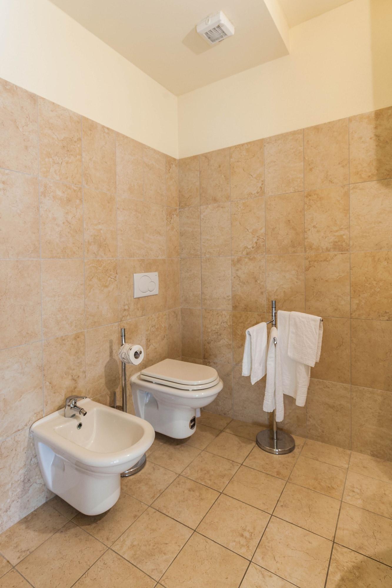 Hotel Regina Elena Олбия Екстериор снимка