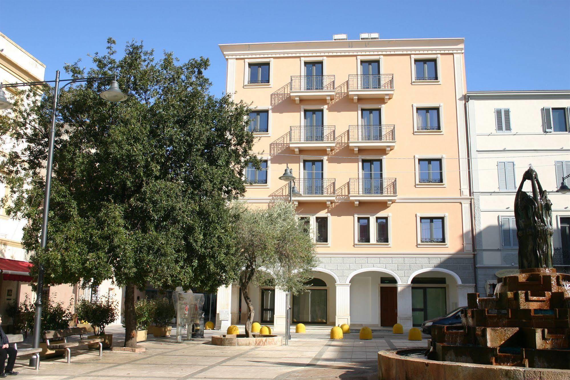 Hotel Regina Elena Олбия Екстериор снимка